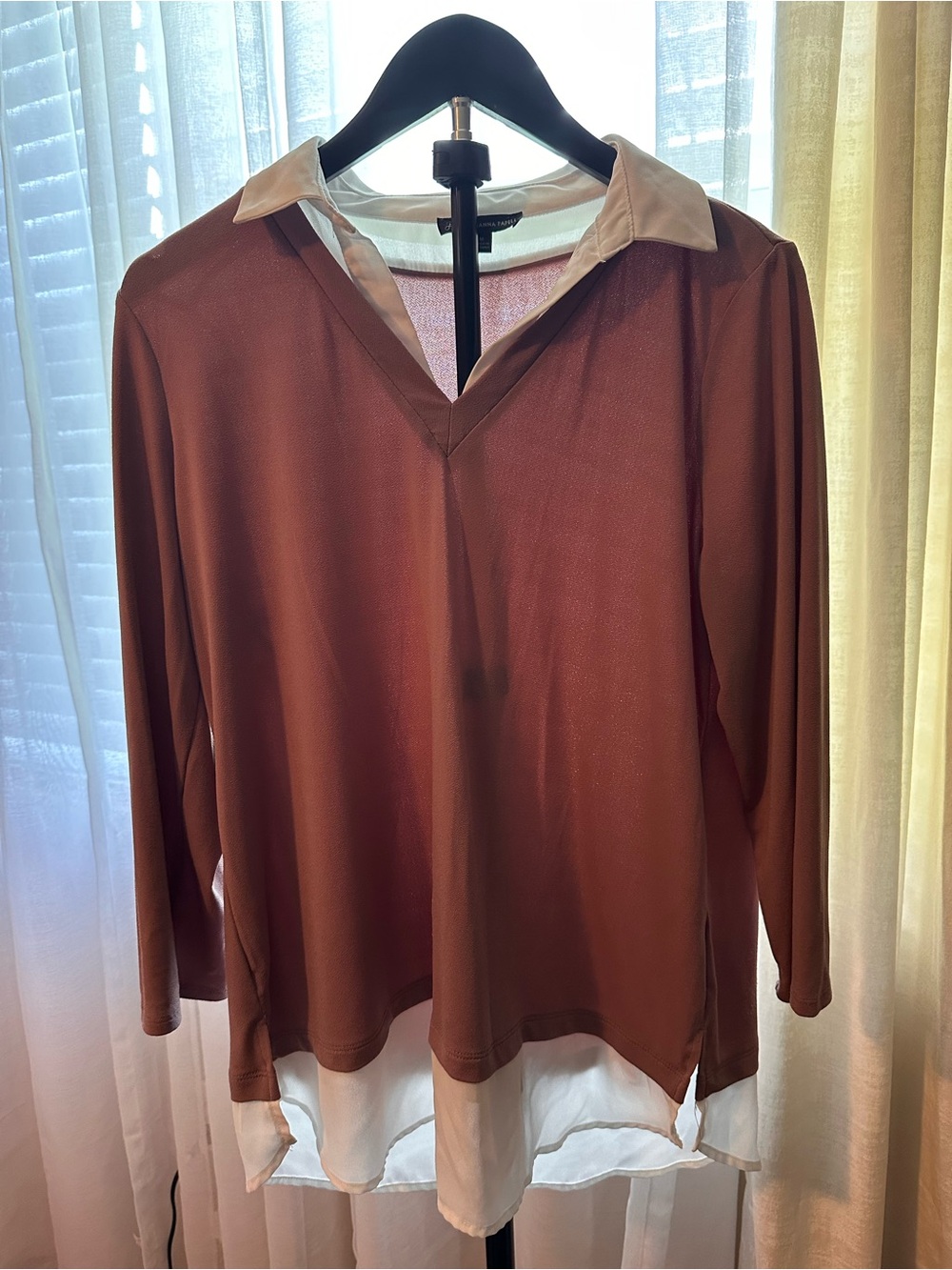 Adrianna Papell Dusty Rose V-Neck Tunic with White Layered Collar